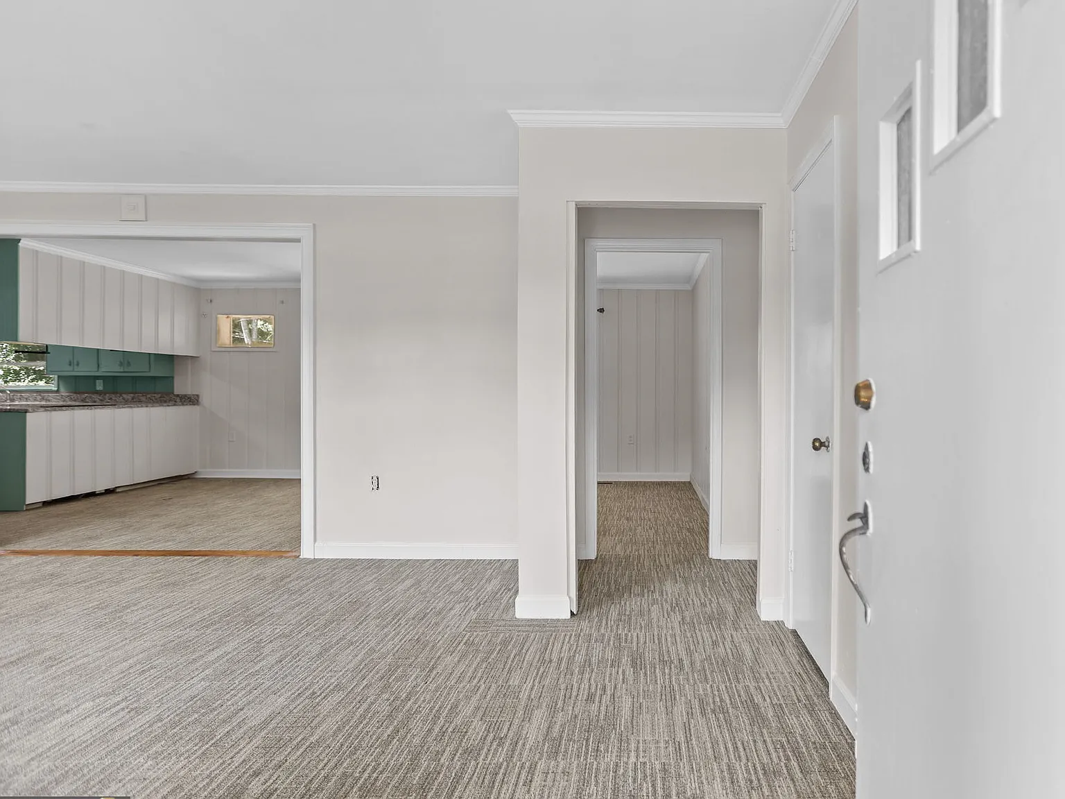3 bed, 2.0 bath, 1660 sqft, $1,800 — Photo 4