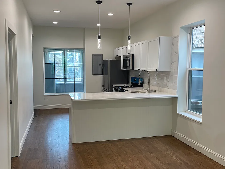 2802 W Warren Blvd #2