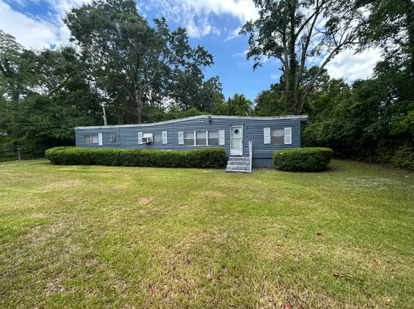 369 9th Ave NE, Dawson, GA 39842