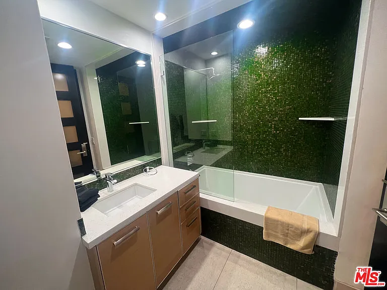 6425 Weidlake Dr — Photo 39