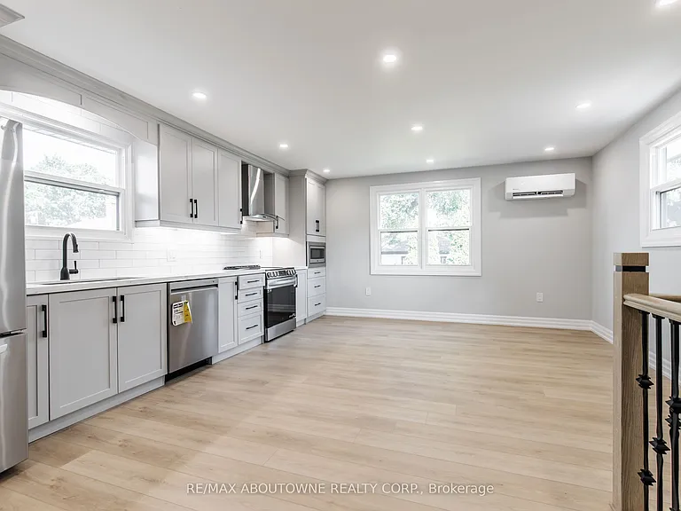2 Thorndale Ave #C — Photo 7
