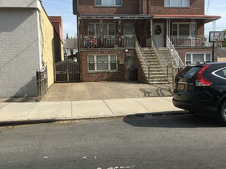 1128 Lydig Ave #2 — Photo 4