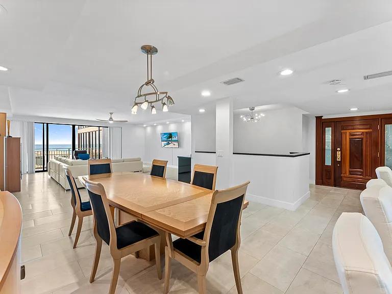2155 S Ocean Blvd #11 — Photo 2