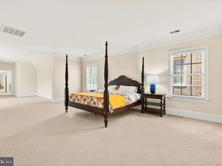 9860 Palace Green Way — Photo 29
