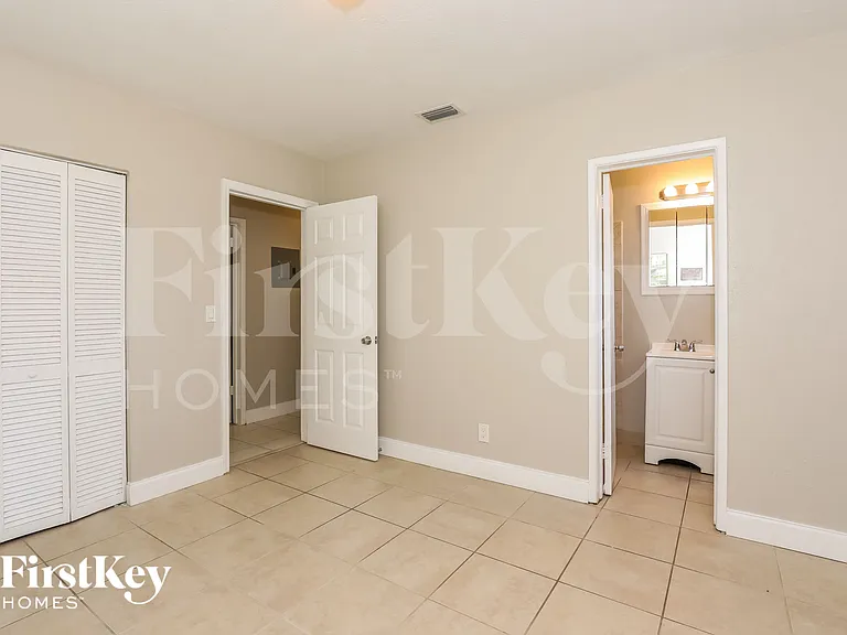 6487 SW 26th St — Photo 8