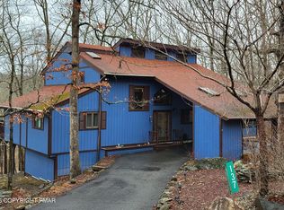 137 Regent St, Bushkill, PA 18324