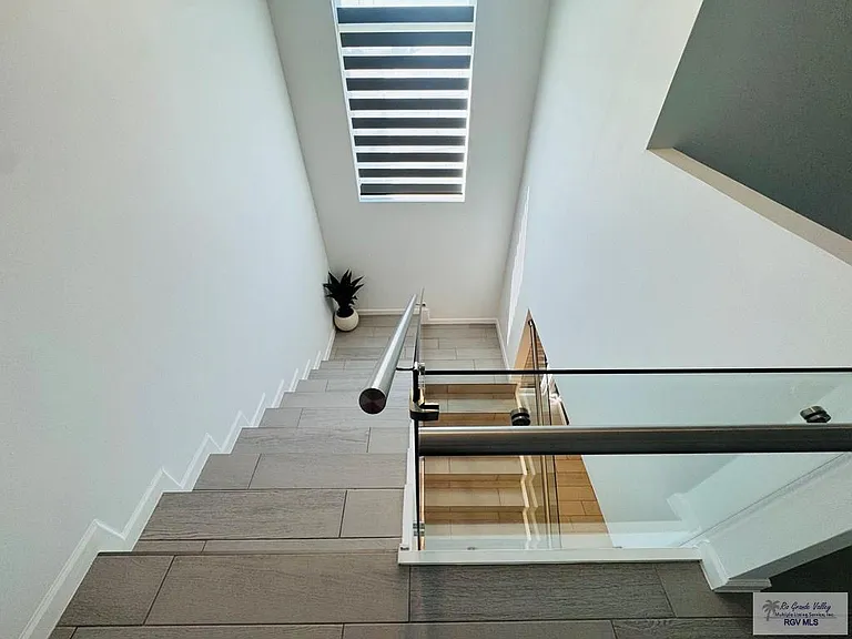 2011 Diamond Dr #A — Photo 10
