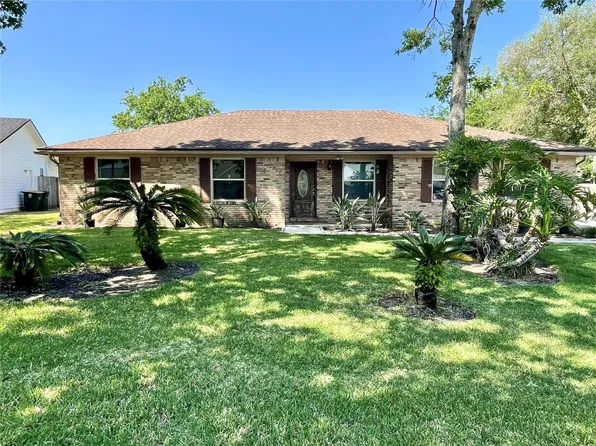 10348 Elderberry Dr, Jacksonville, FL 32257