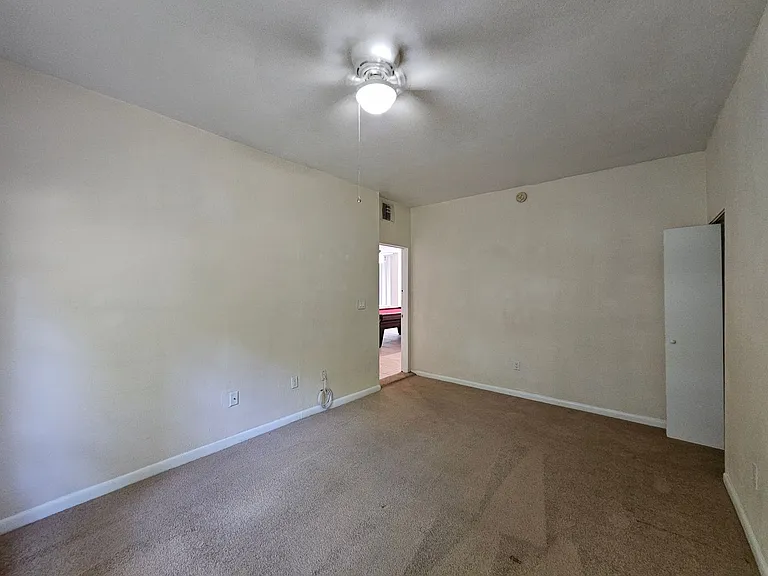 2818 SW 2nd Ave — Photo 34