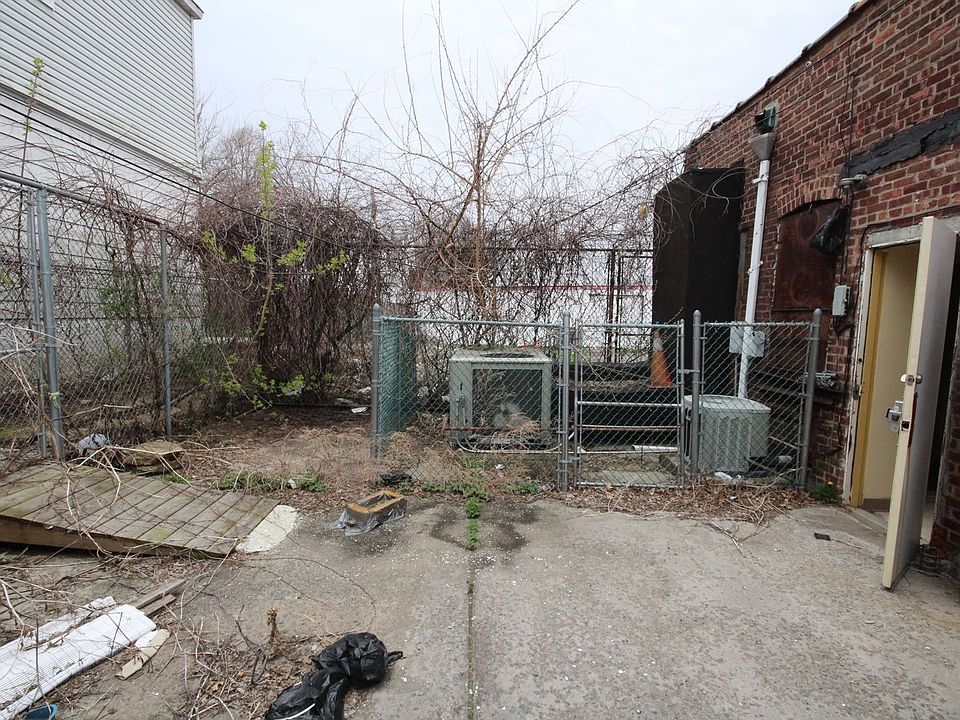2nd image of 19216 Linden Blvd