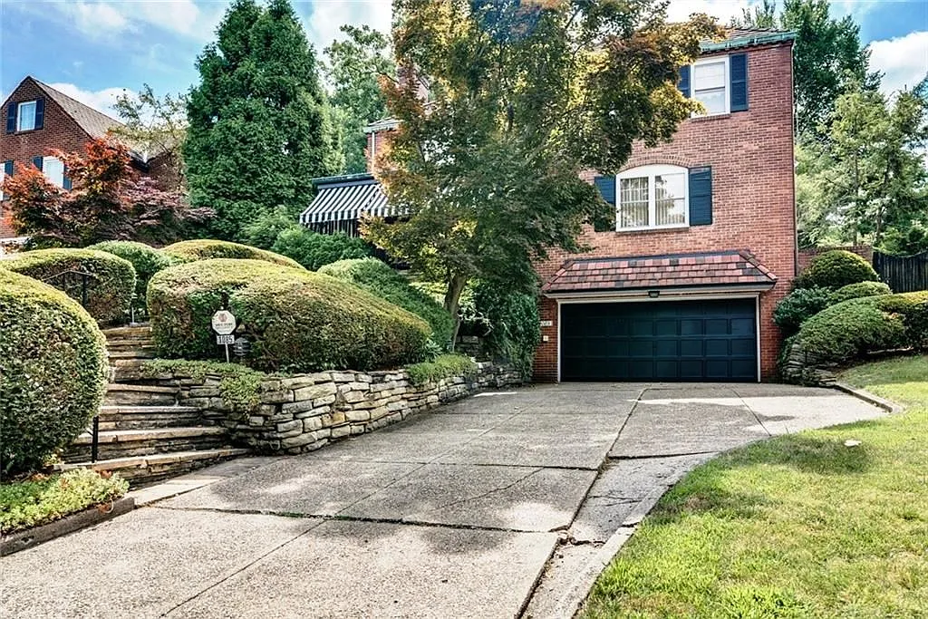 1085 Beechwood Blvd photo 1