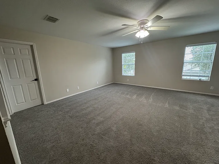 12818 Capri — Photo 10