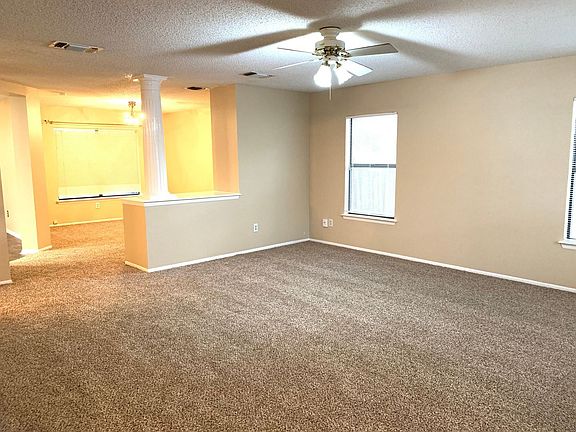 2nd image of 3415 Arroyo Oak Dr