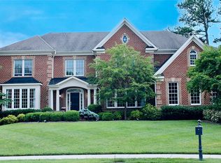 9597 Thistle Ridge Ln, Vienna, VA 22182