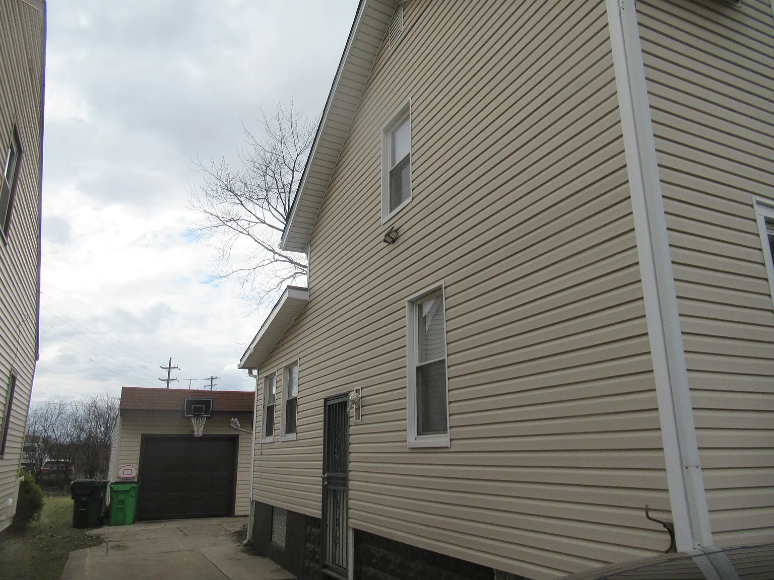 3 bed, 1230 sqft, $1,500 — Photo 3