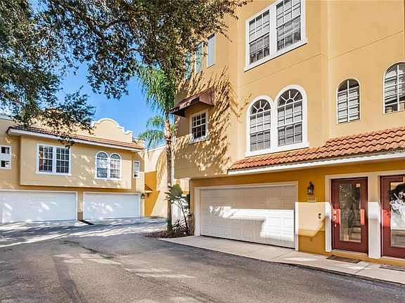 2nd image of 3325 Las Campos Pl
