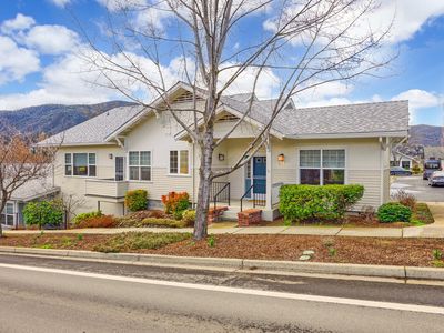837 N Mountain Ave, Ashland, OR, 97520