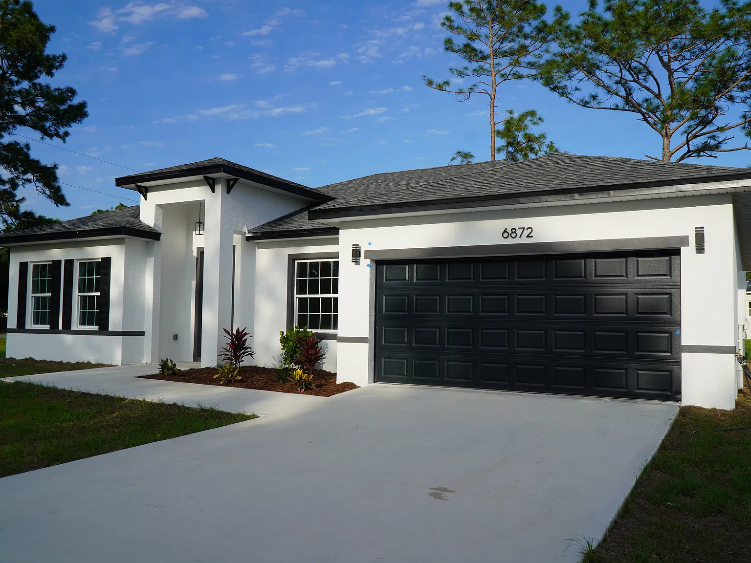 4 bed, 1774 sqft, $1,999 — Photo 2