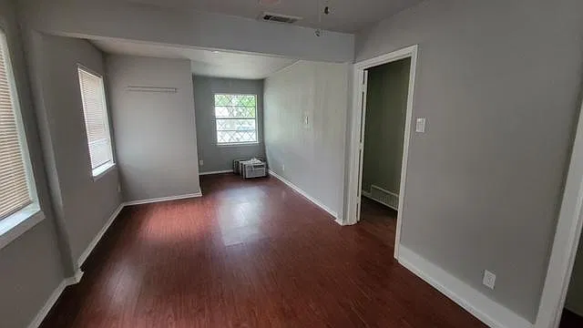 3 bed, 1196 sqft, $1,850 — Photo 2
