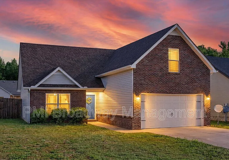 837 Shelton Cir — Photo 1