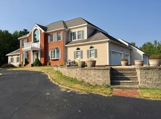 31 Highland St, Tyngsboro, MA 01879
