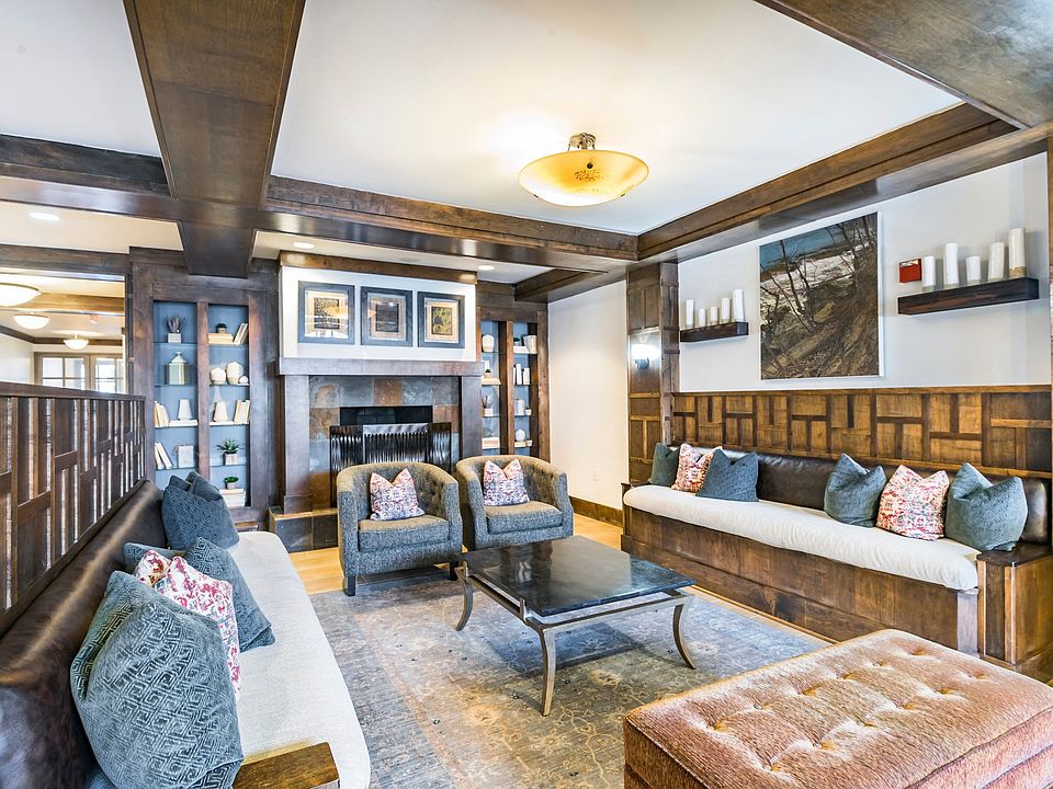Club Room 2