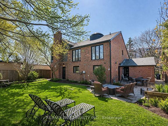 3rd image of 29 Blaketon Rd