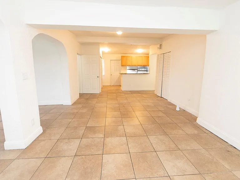 205 NW 33rd Ave — Photo 8