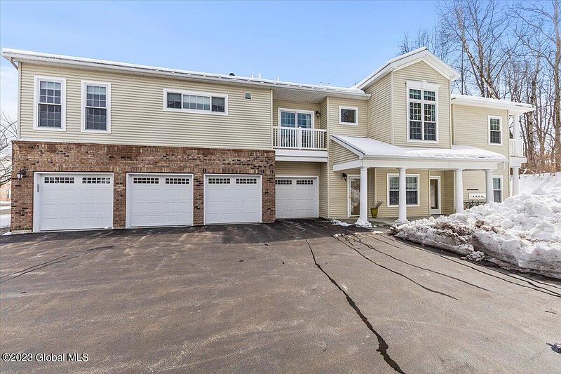 2nd image of 107 Vly Pointe Drive