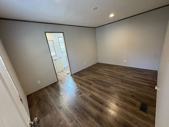 4th image of 244 Wallingford Dr