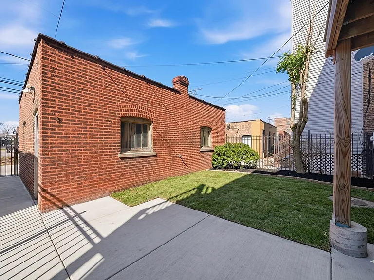 8024 S Vernon Ave #1 — Photo 16