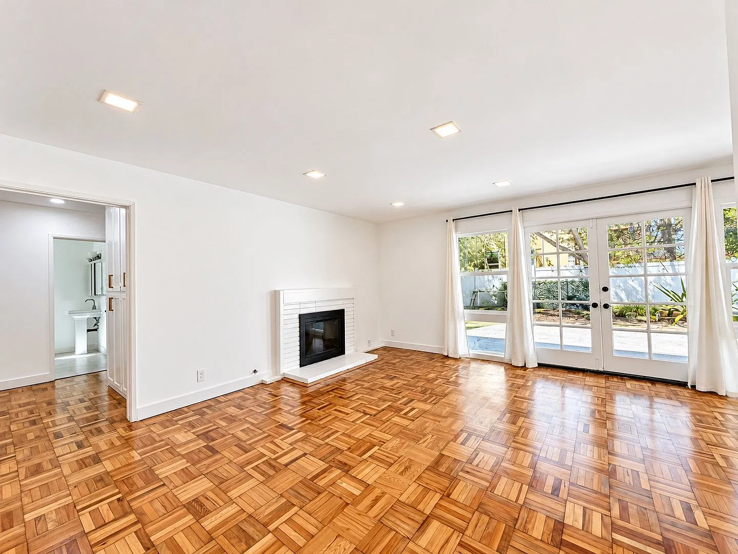 Beautifully Updated West LA Home with Spacious Backyard & Two-Car Garage — Photo 4
