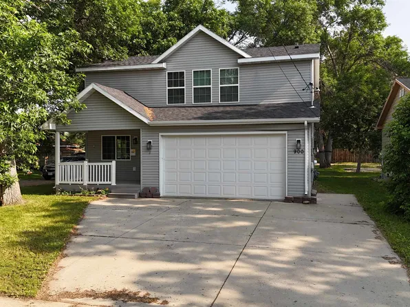 900 4th Ave NW, Minot, ND 58703