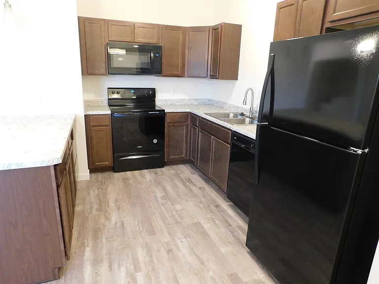 668 Brookwillow Dr — Photo 5