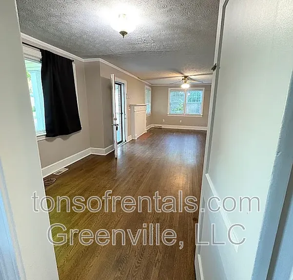 37 Holmes Dr — Photo 4