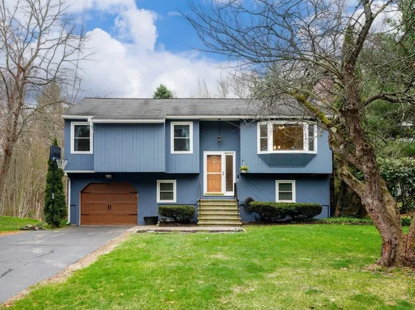 21 W Chamberlain Road, Merrimack, NH 03054