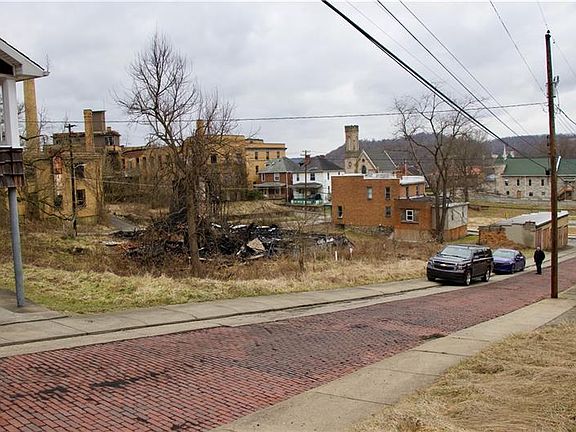 2nd image of 520 Hibbs St
