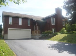 19 Long Park Dr, Rochester, NY 14612