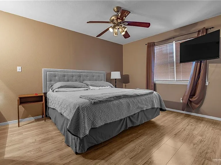 1804 Oasis Ave — Photo 11