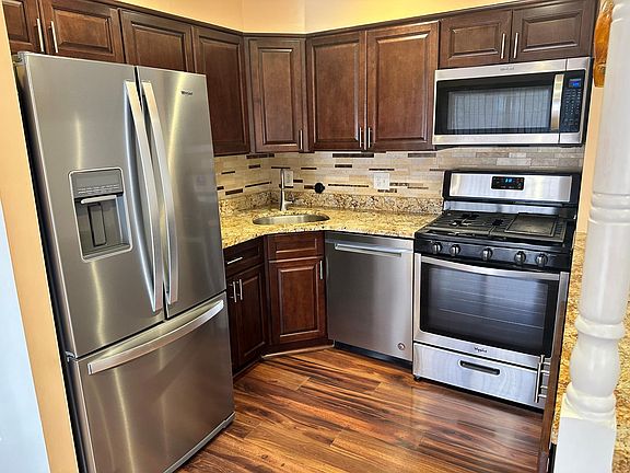 4th image of 1504 S George Mason Dr APT 20