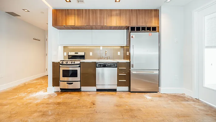 Rented by Nooklyn NYC LLC | media 46