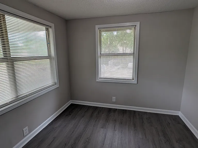 130 Margaret Dr — Photo 14