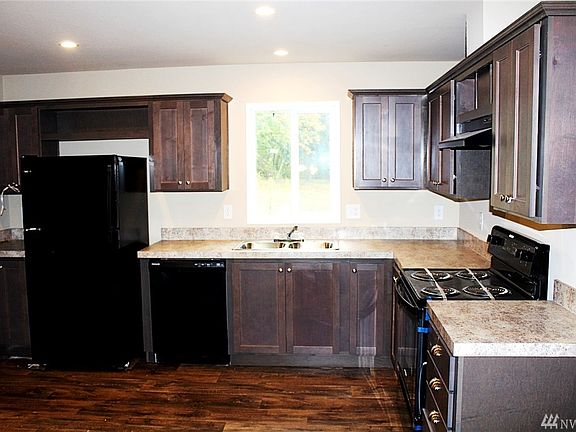 2nd image of 410 E Alder St