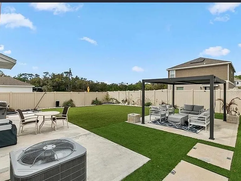 570 Jett Ln — Photo 31