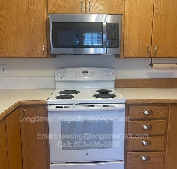 1927 NW Highland Dr — Photo 13