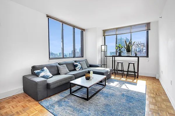 Rented by The Berkson Group | media 7