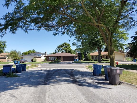 5th image of 17100 School St