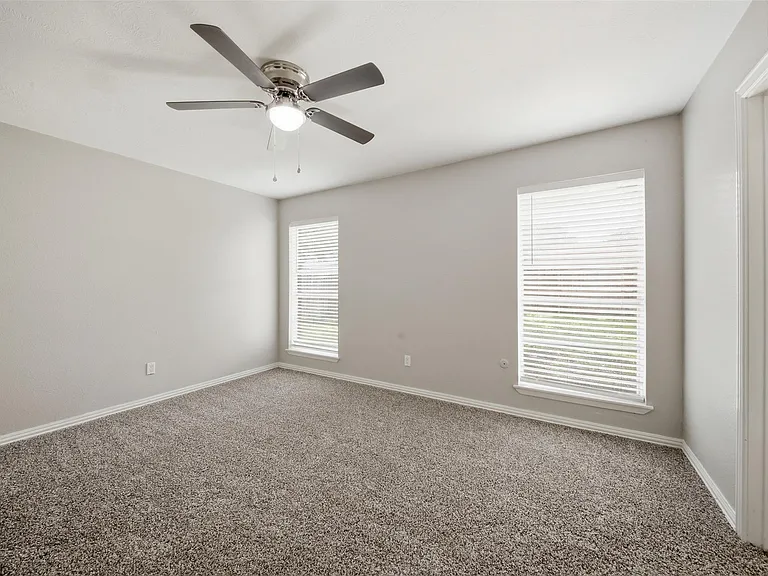 16310 Emberwood Dr — Photo 29