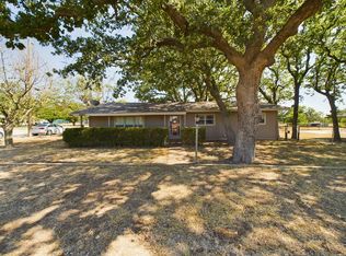 201 W Cypress St, Cross Plains, TX 76443