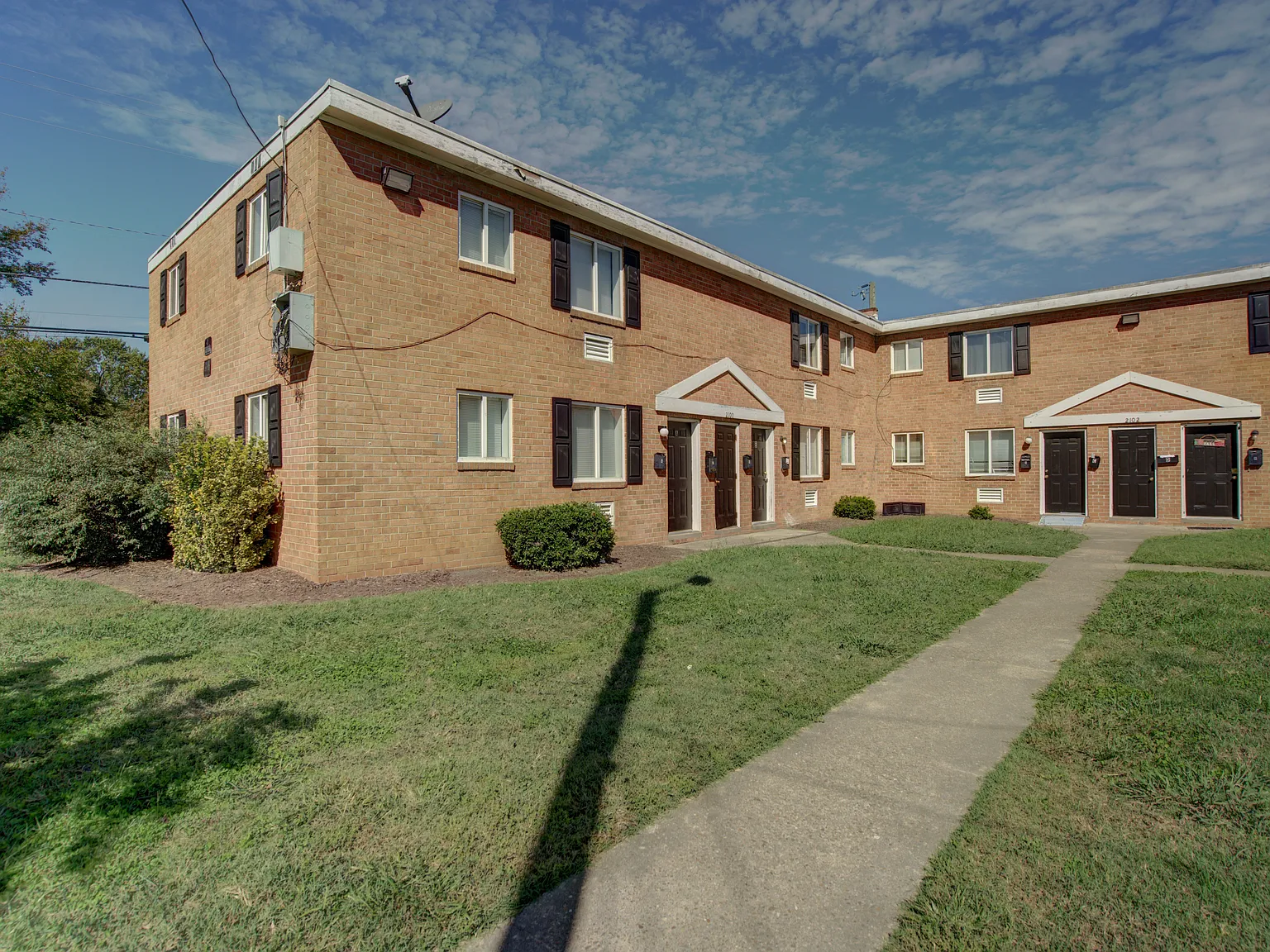 2 bed, 700 sqft, $995 — Photo 1